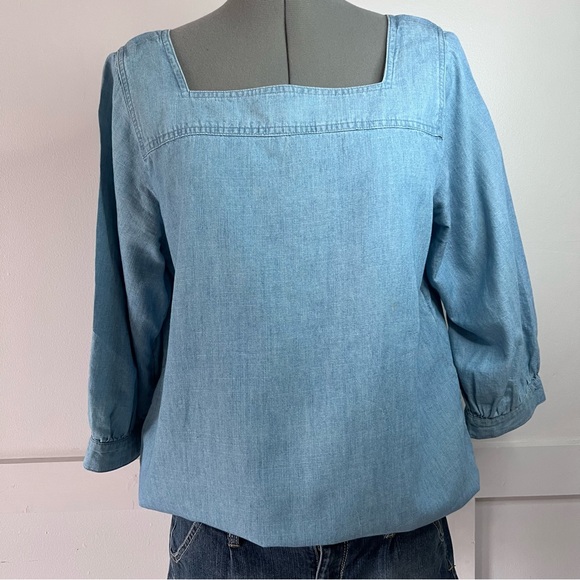Time & Tru Boho pullover Square / Boat neckline Chambray Jean Top - Medium - Picture 4 of 9